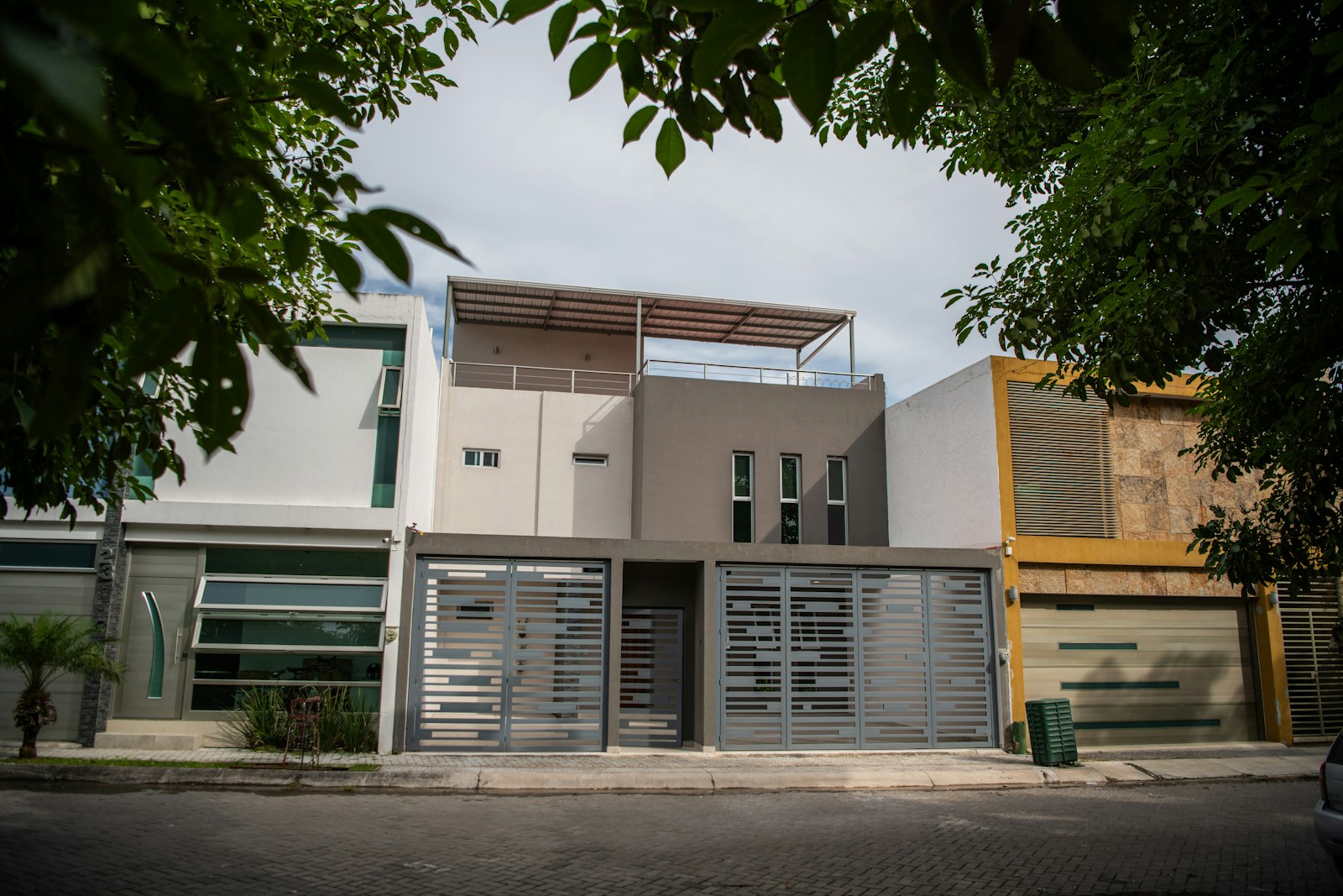 Moderne nieuwbouwwoning door LV Bouw
